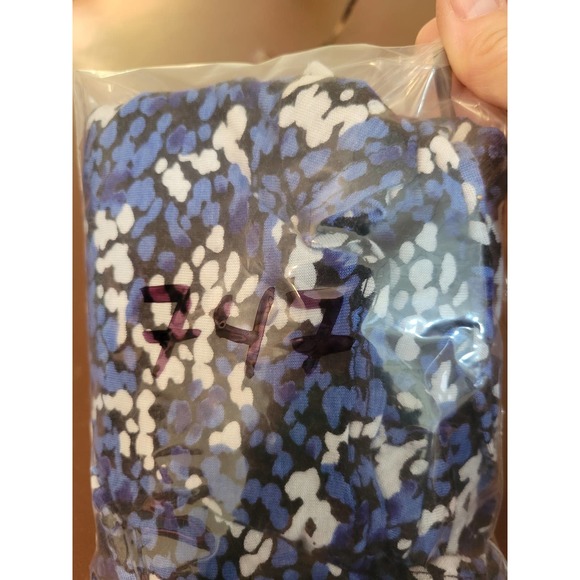 Three Seasons Maternity Top Size Small Blue White Knot at center Blouse - Picture 8 of 8